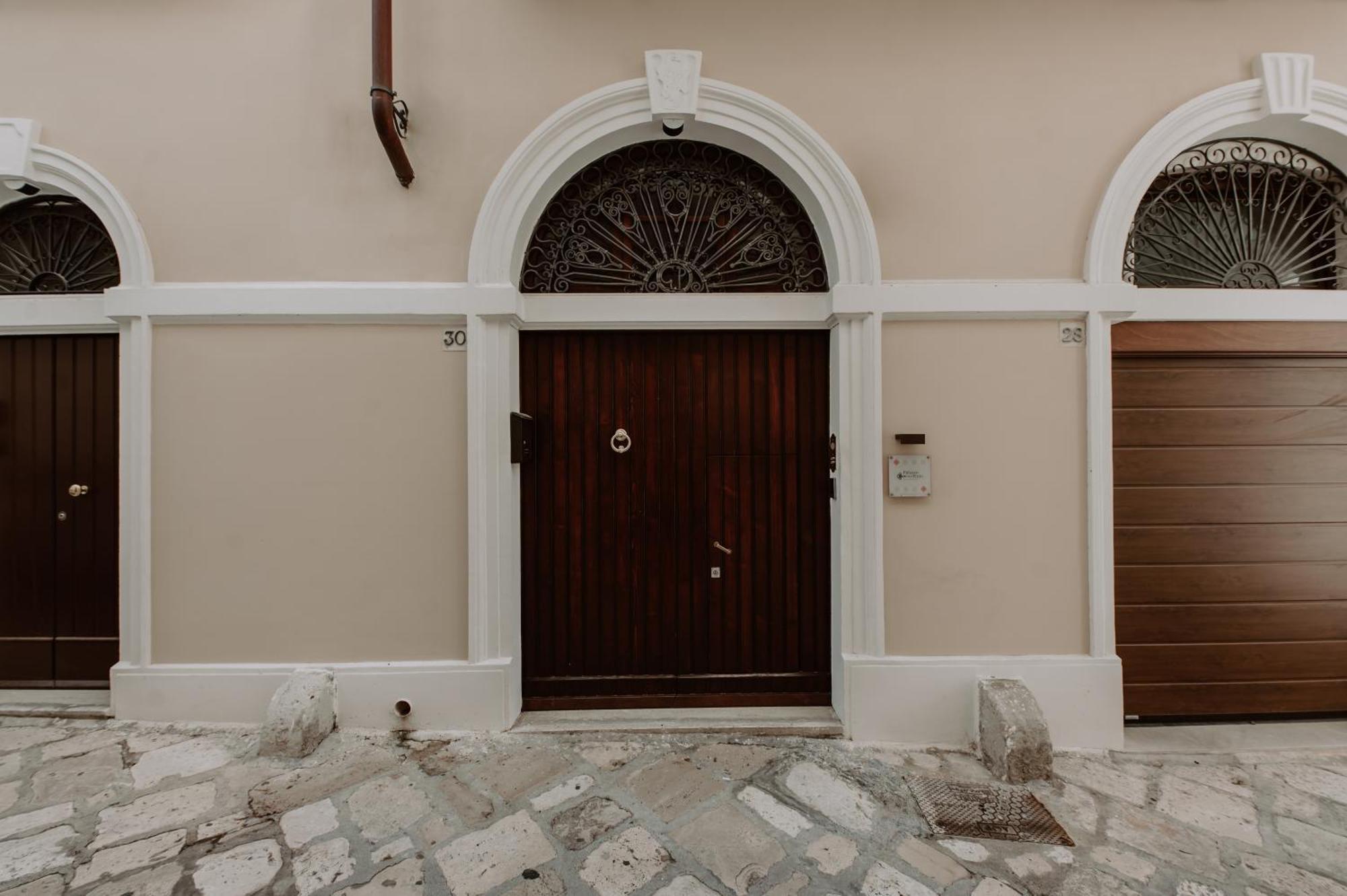 Palazzo Pinto B&B Brindisi Exterior photo